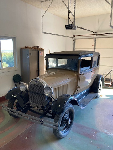 Ford-Model-A-1929-Sedan-2