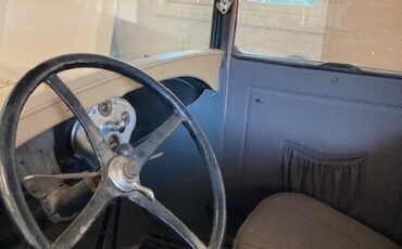 Ford-Model-A-1929-Sedan-4