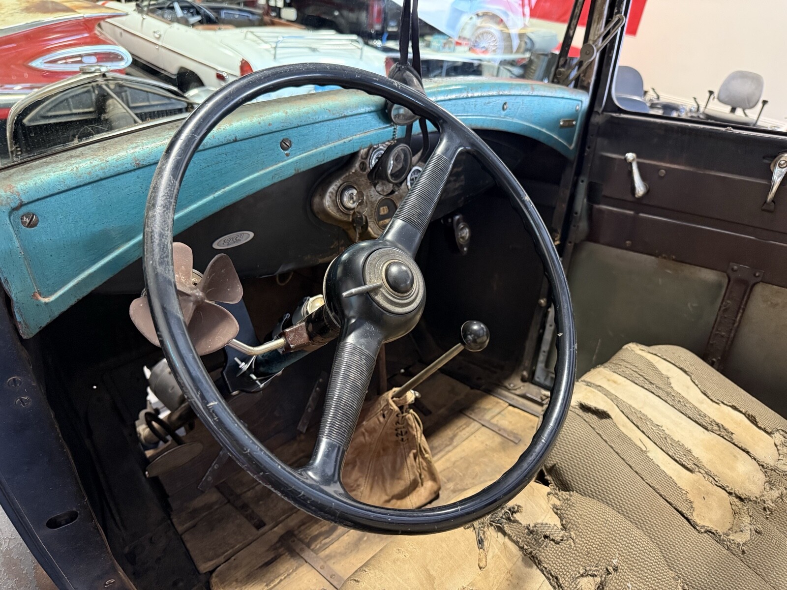 Ford-Model-A-1930-8