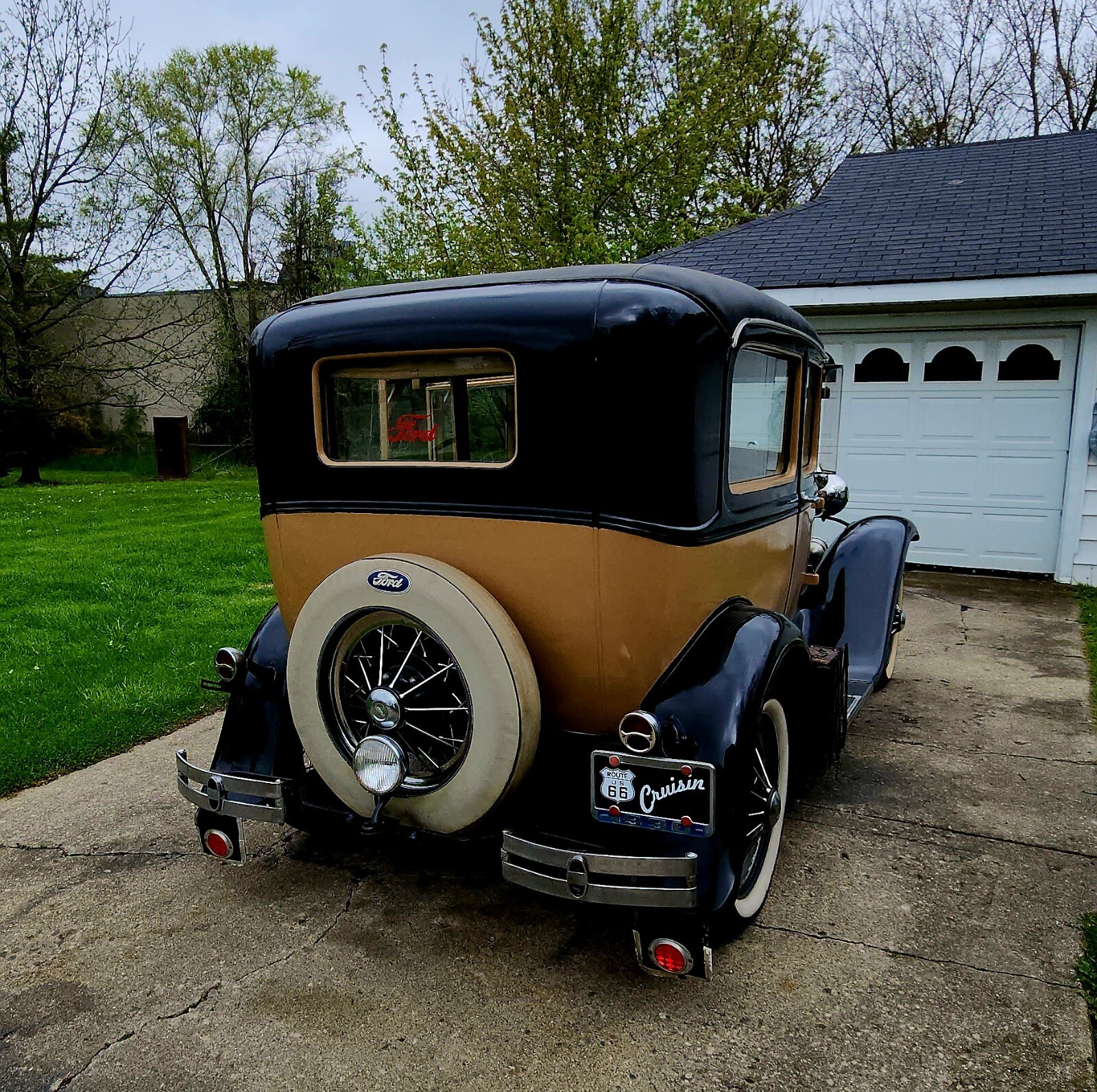 Ford-Model-A-1930-Sedan-16