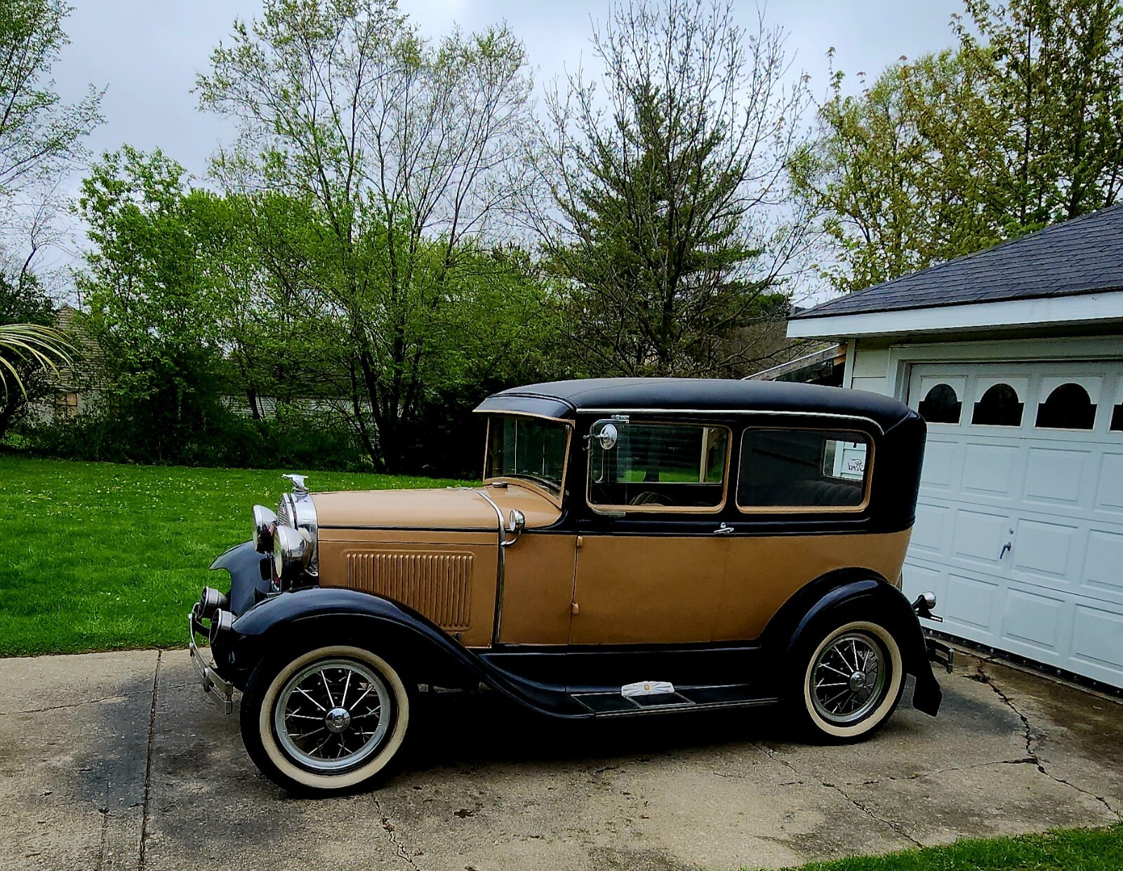 Ford-Model-A-1930-Sedan-23