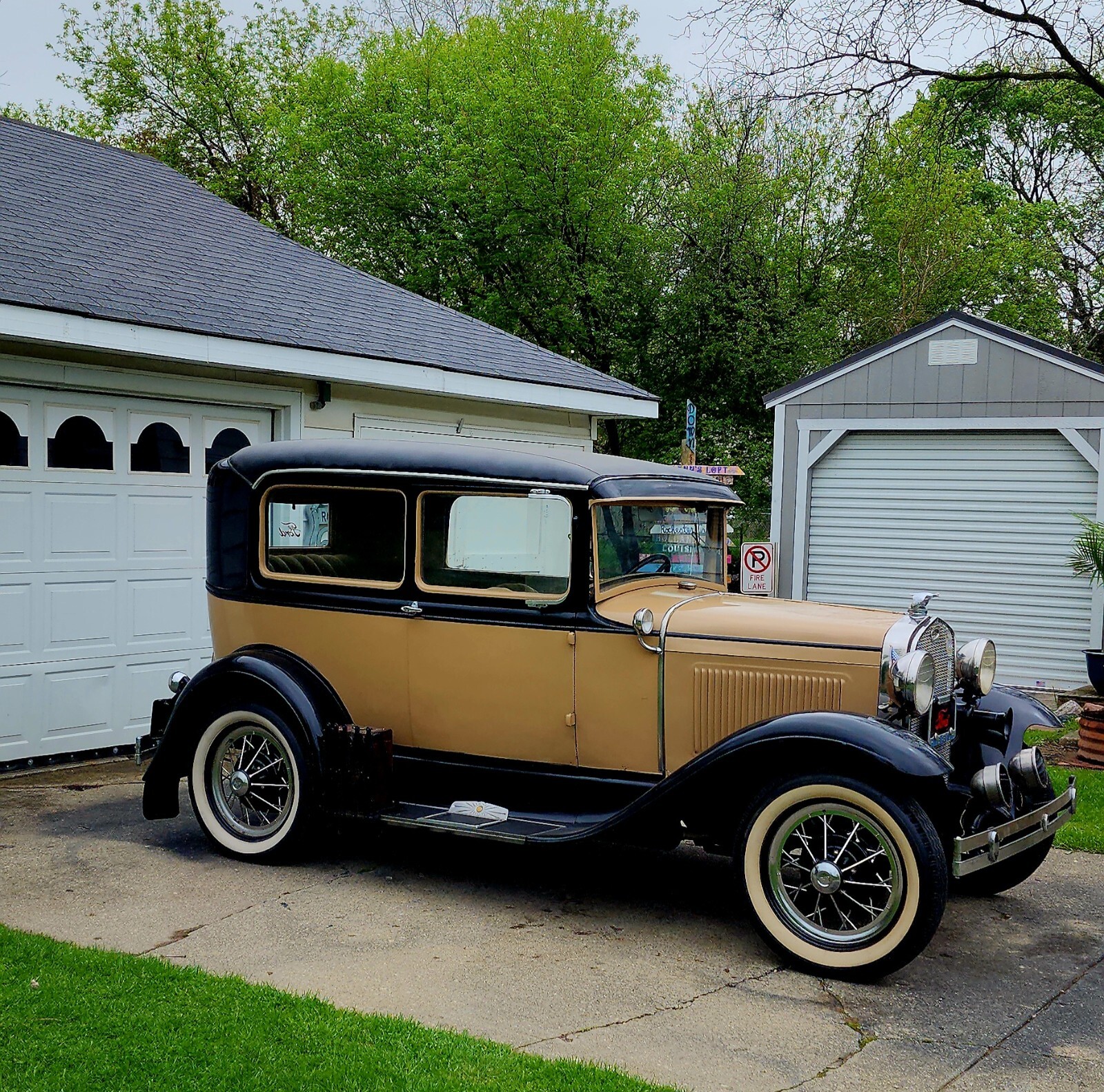 Ford-Model-A-1930-Sedan-35