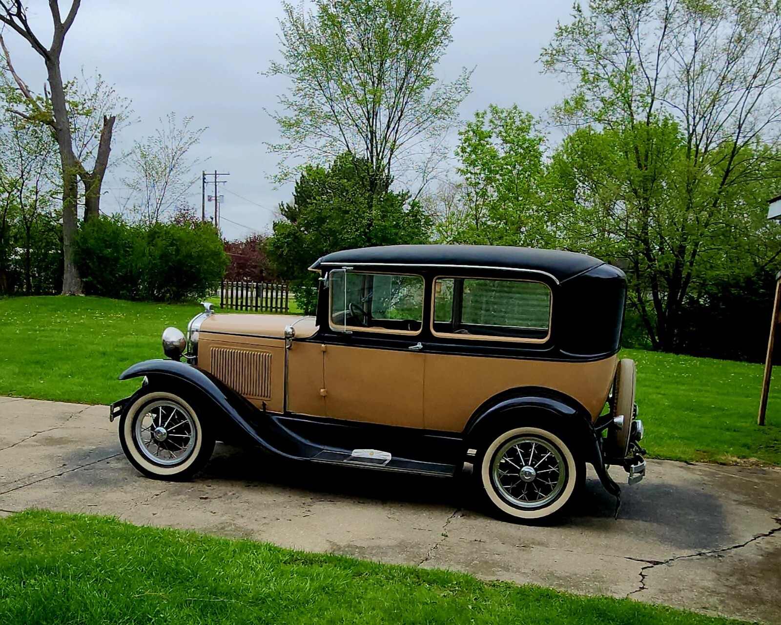 Ford-Model-A-1930-Sedan-37