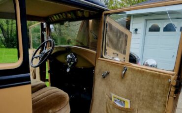 Ford-Model-A-1930-Sedan-5