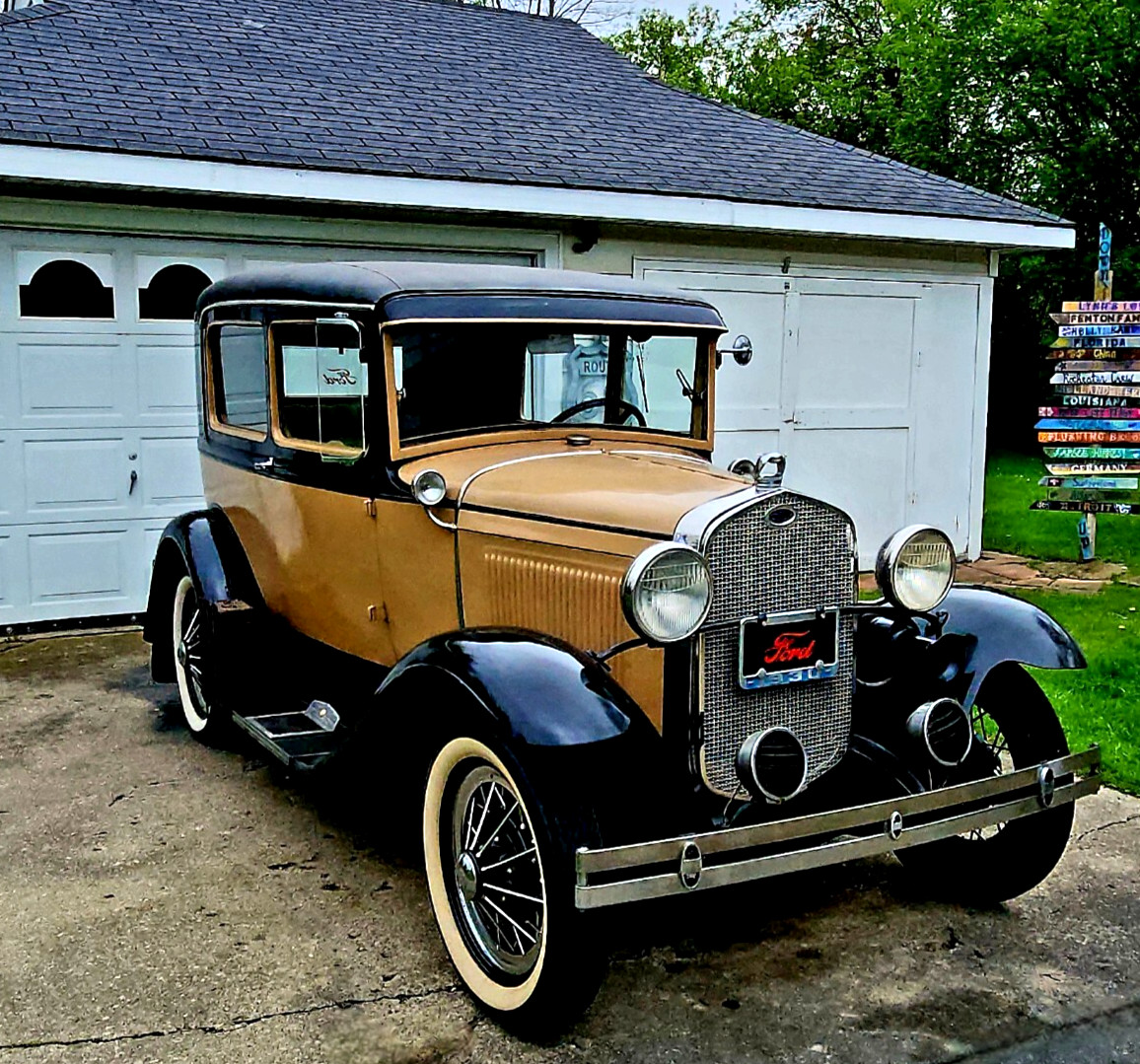 Ford-Model-A-1930-Sedan