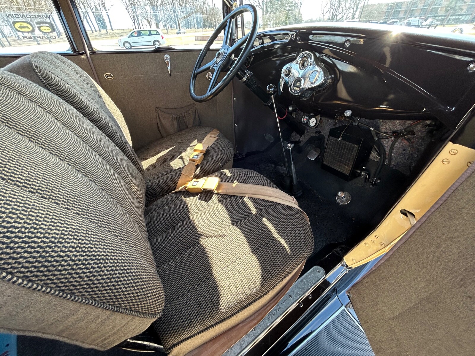 Ford-Model-A-1930-Tudor-Sedan-11