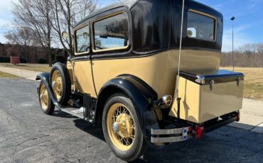 Ford-Model-A-1930-Tudor-Sedan-2