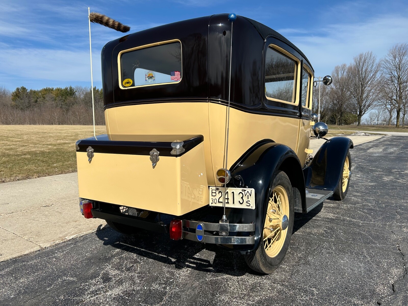 Ford-Model-A-1930-Tudor-Sedan-3