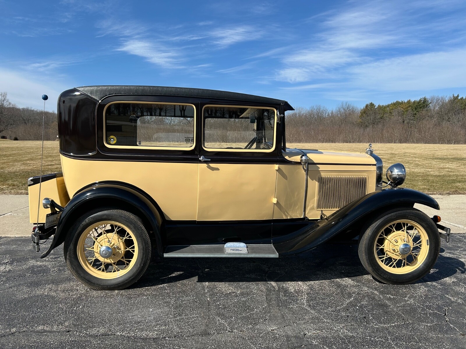 Ford-Model-A-1930-Tudor-Sedan-4