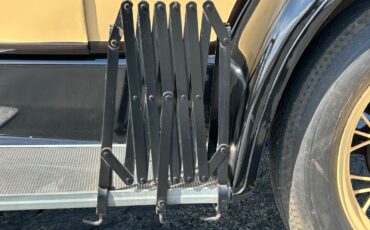 Ford-Model-A-1930-Tudor-Sedan-7