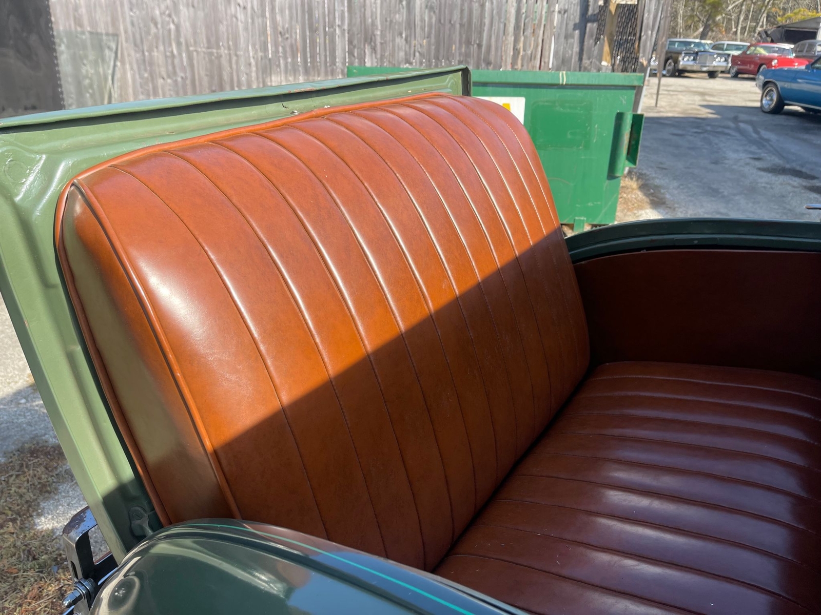 Ford-Model-A-1931-Deluxe-Roadster-11