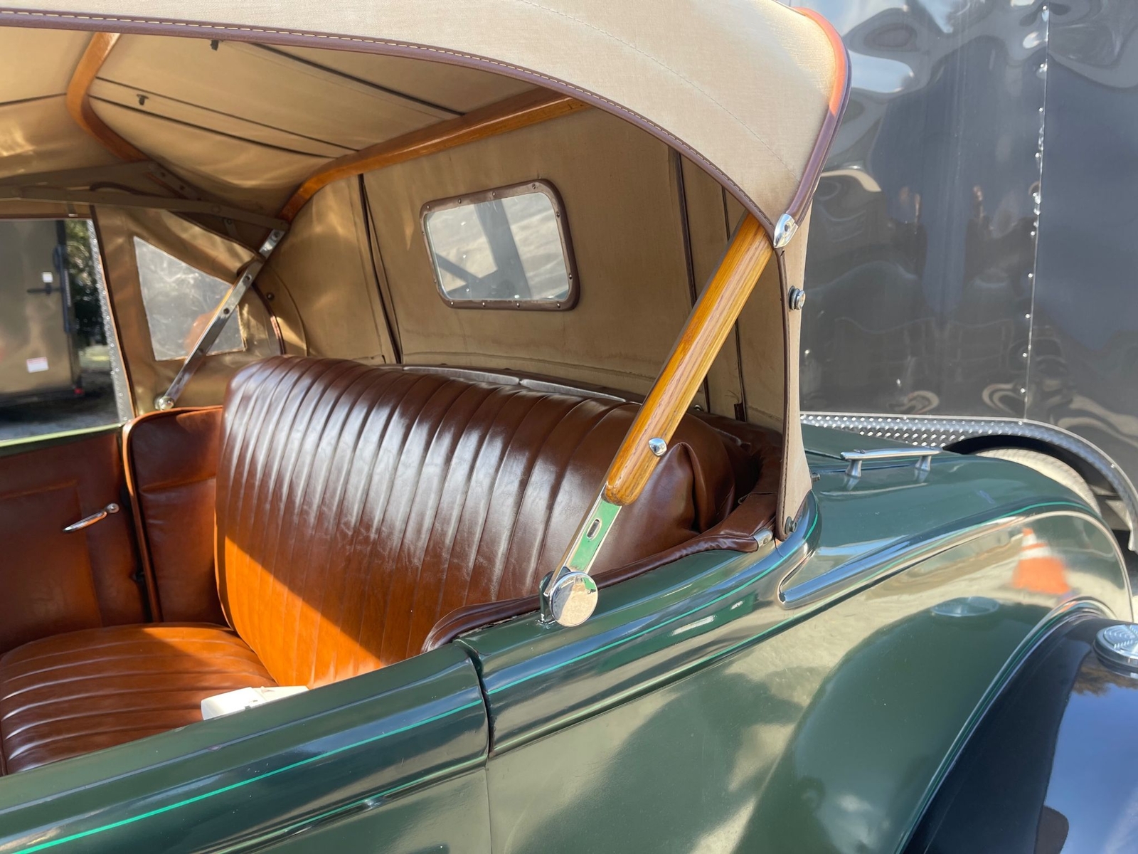 Ford-Model-A-1931-Deluxe-Roadster-14