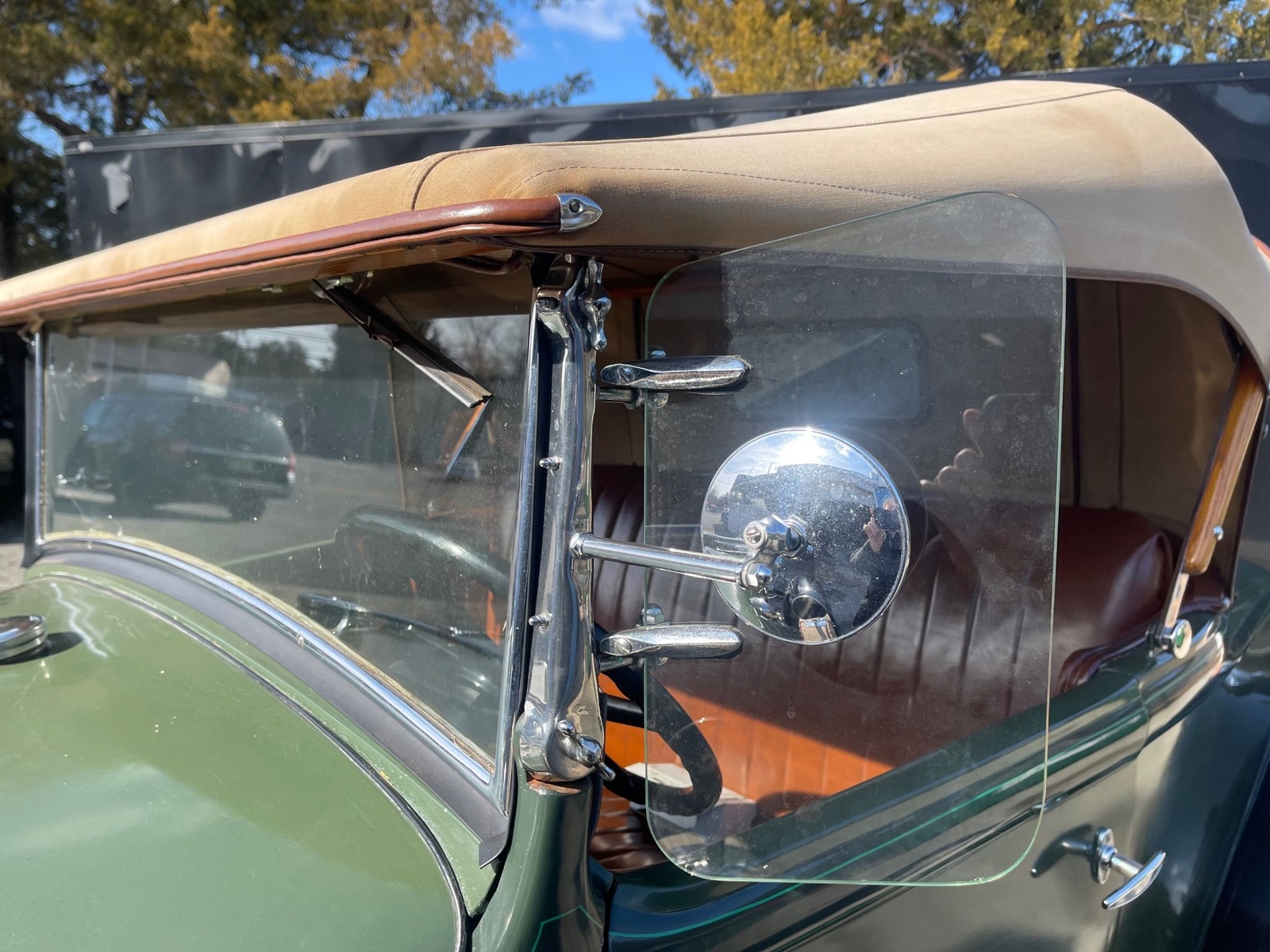 Ford-Model-A-1931-Deluxe-Roadster-15