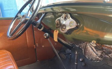 Ford-Model-A-1931-Deluxe-Roadster-22
