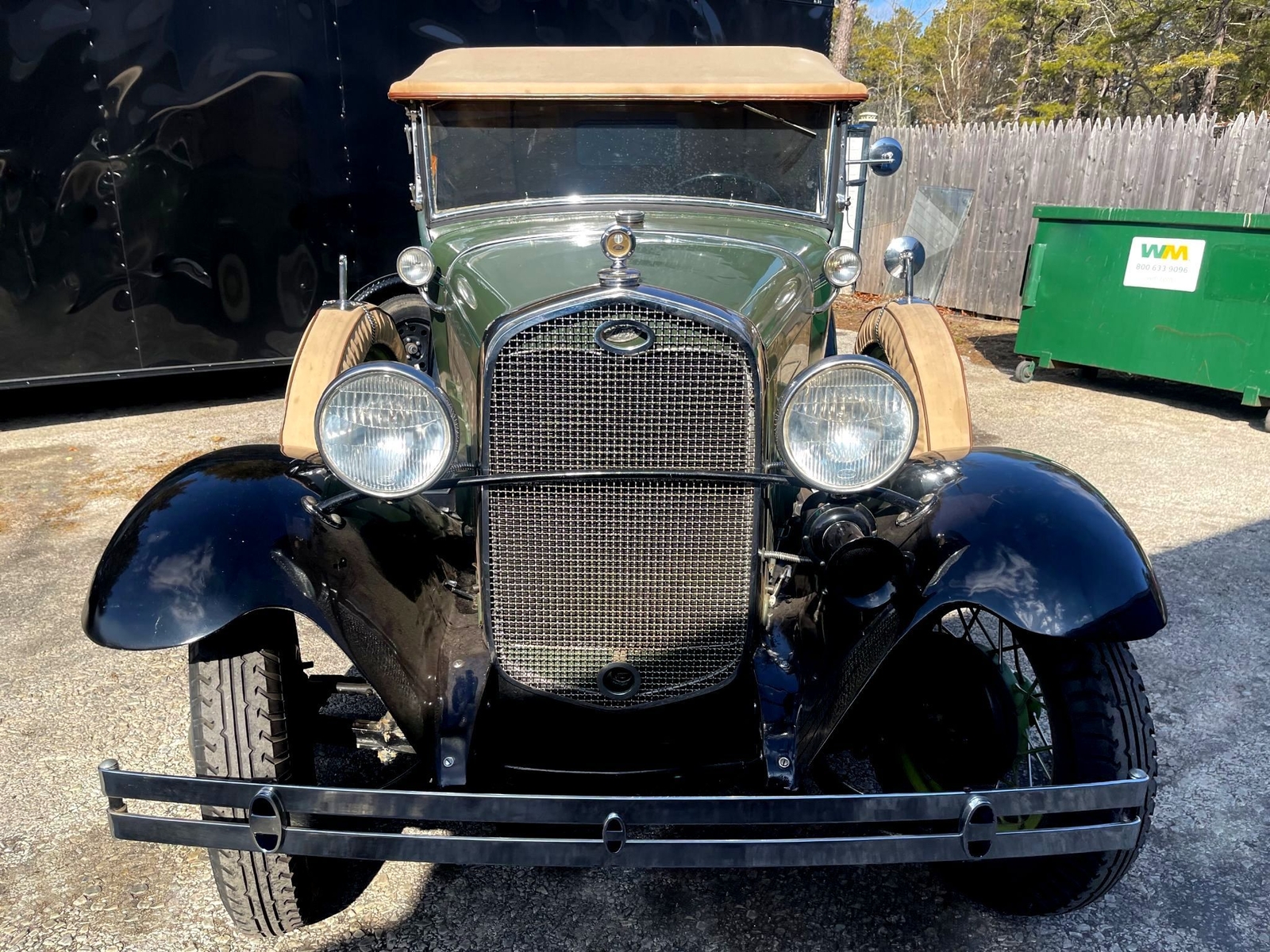 Ford-Model-A-1931-Deluxe-Roadster-3