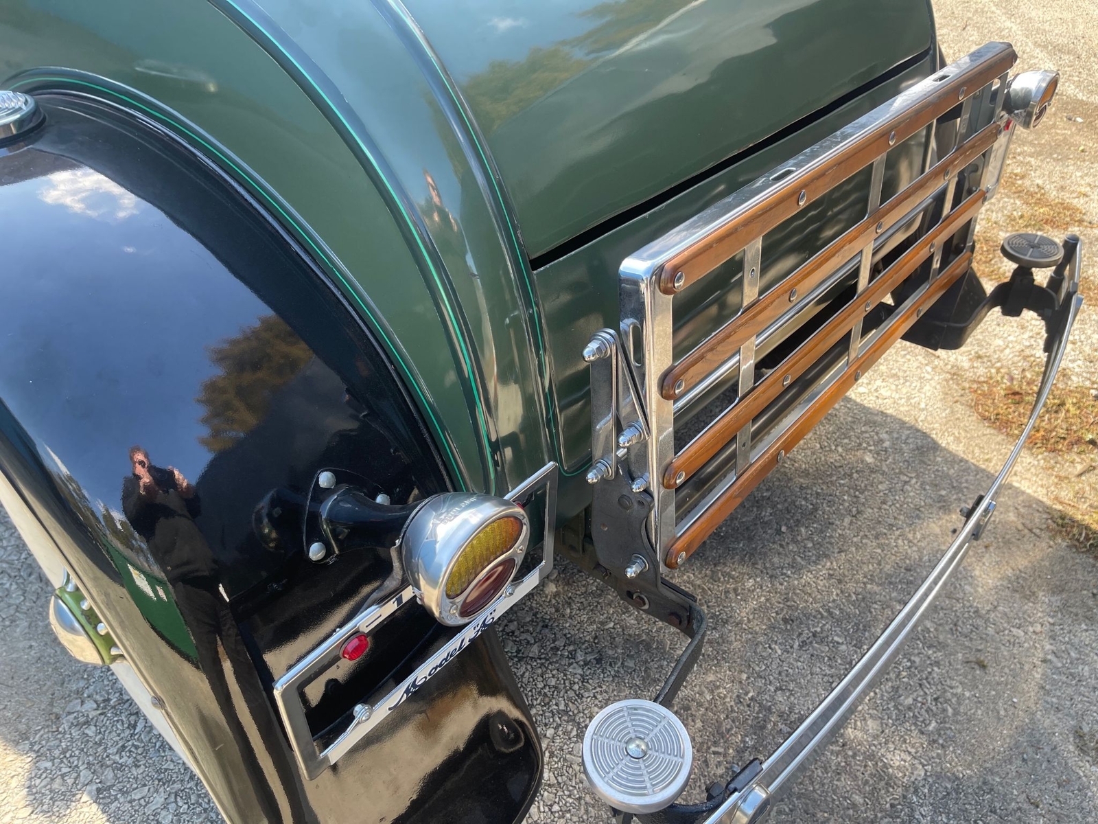 Ford-Model-A-1931-Deluxe-Roadster-30