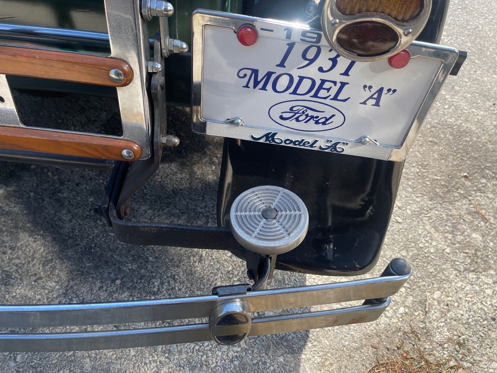 Ford-Model-A-1931-Deluxe-Roadster-34