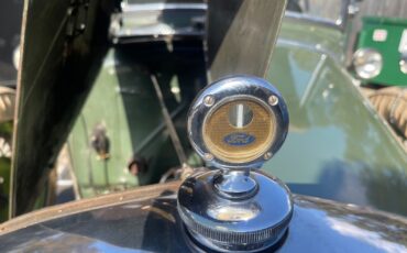Ford-Model-A-1931-Deluxe-Roadster-8