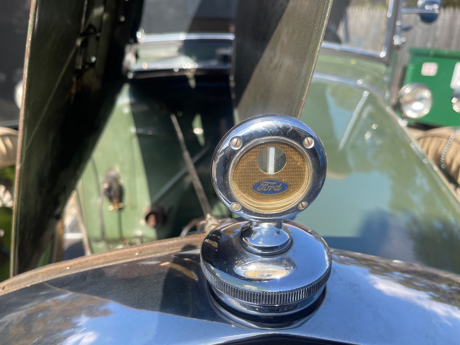 Ford-Model-A-1931-Deluxe-Roadster-8