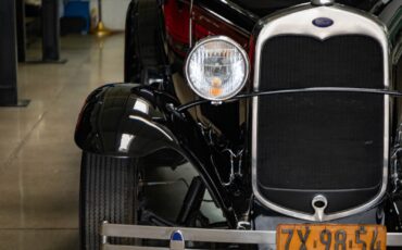 Ford-Model-A-5-Window-1930-2-Door-Coupe-13