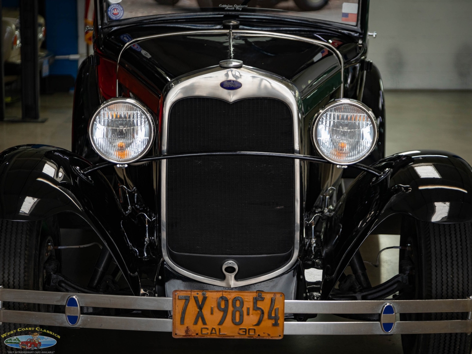 Ford-Model-A-5-Window-1930-2-Door-Coupe-14