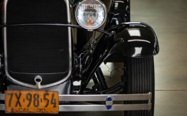 Ford-Model-A-5-Window-1930-2-Door-Coupe-15
