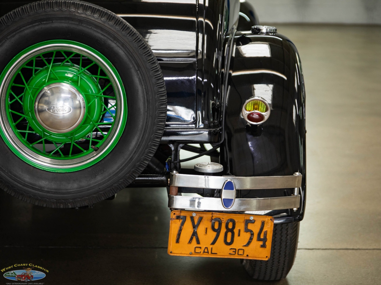 Ford-Model-A-5-Window-1930-2-Door-Coupe-19