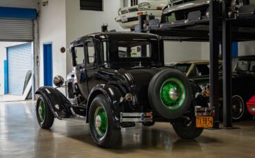 Ford-Model-A-5-Window-1930-2-Door-Coupe-20