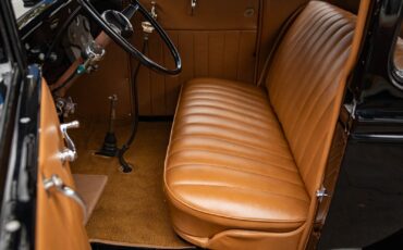 Ford-Model-A-5-Window-1930-2-Door-Coupe-30