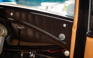 Ford-Model-A-5-Window-1930-2-Door-Coupe-36