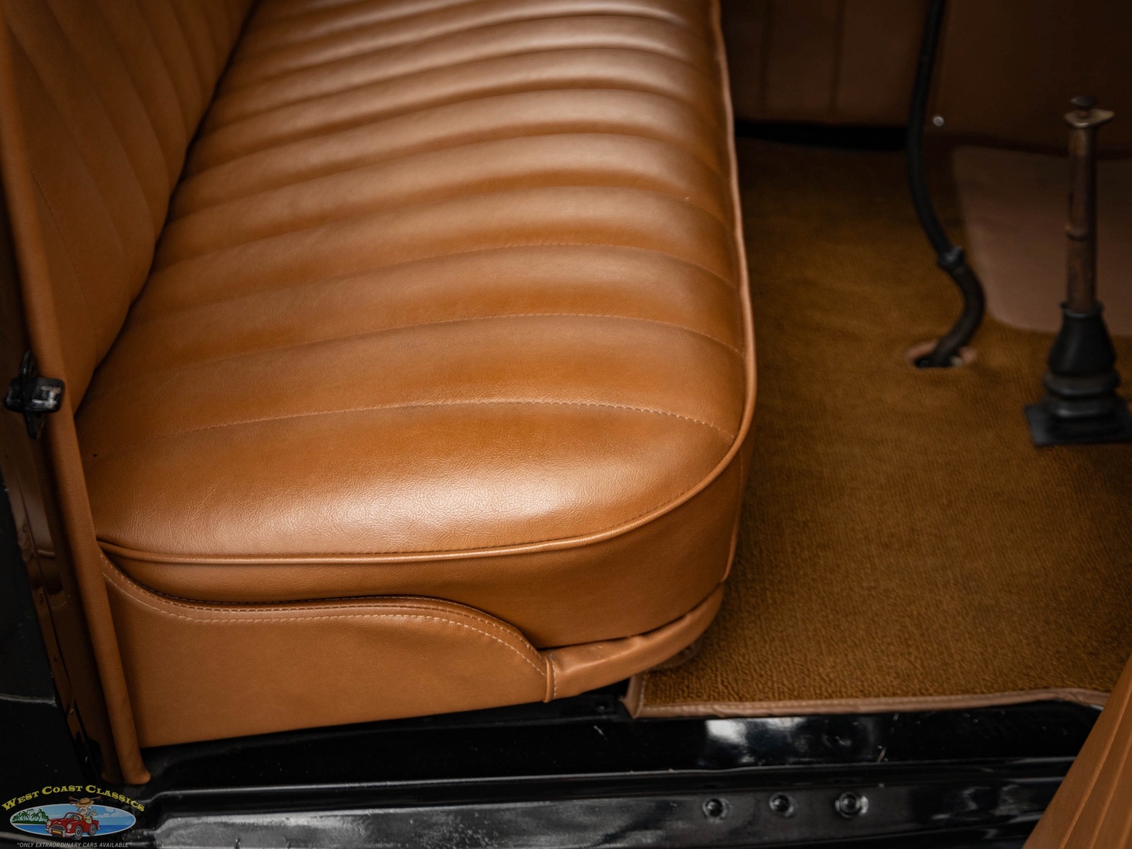Ford-Model-A-5-Window-1930-2-Door-Coupe-38