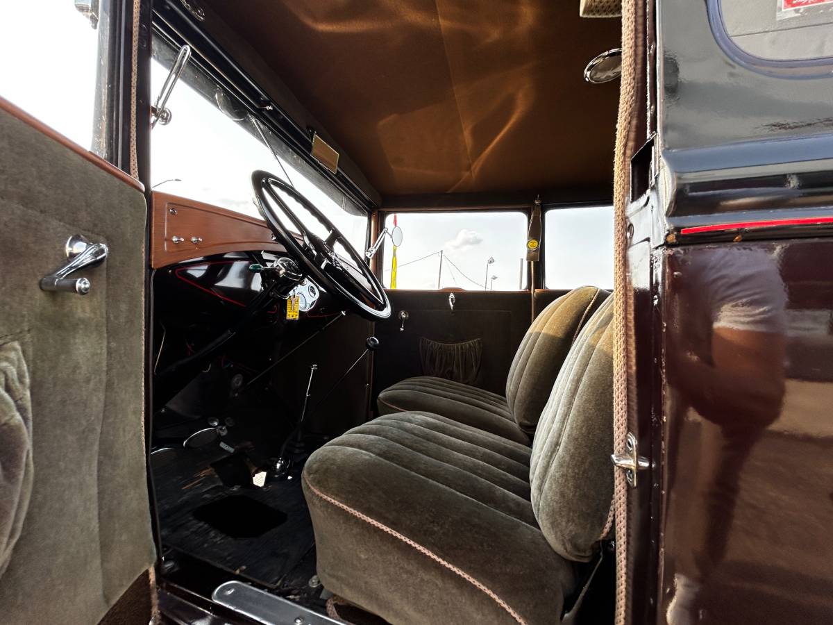 Ford-Model-a-1931-black-12