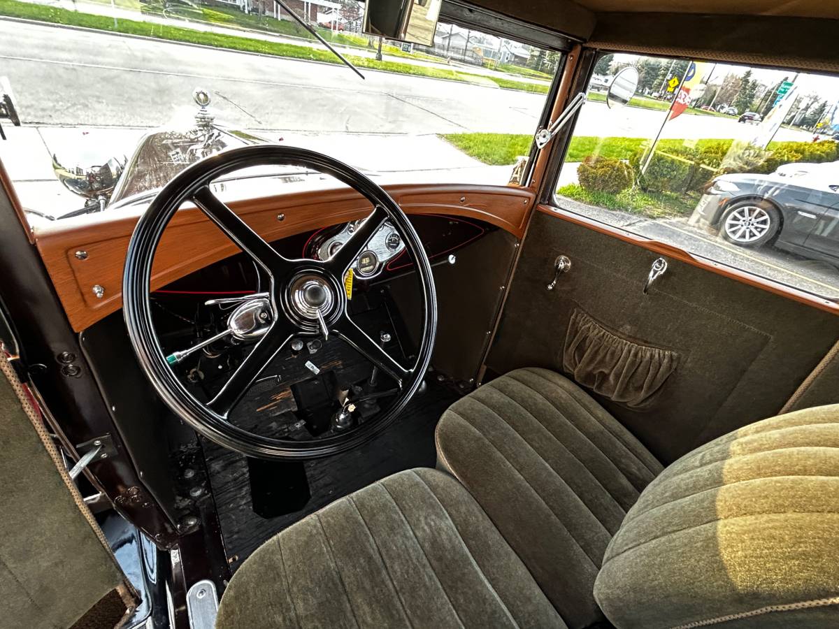 Ford-Model-a-1931-black-13