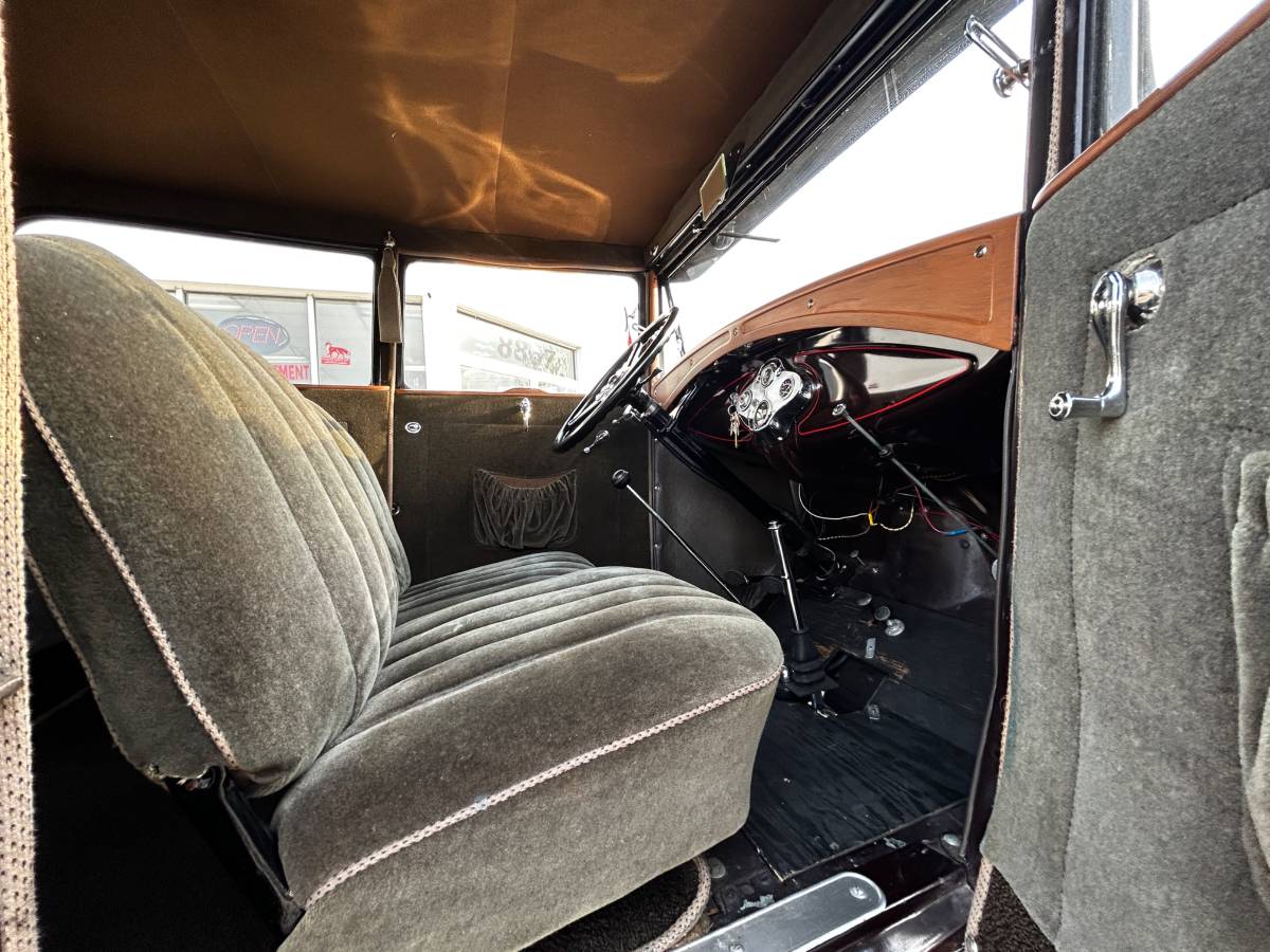 Ford-Model-a-1931-black-20