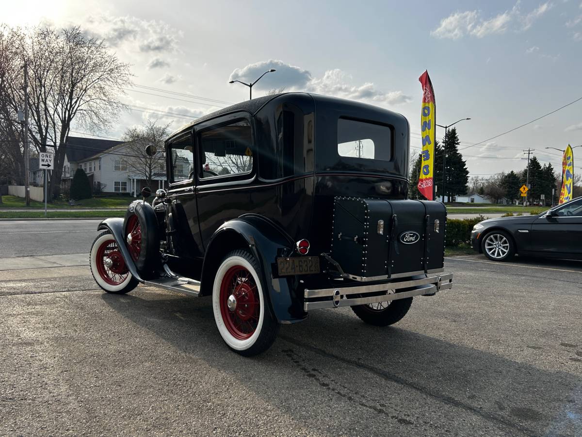 Ford-Model-a-1931-black-3