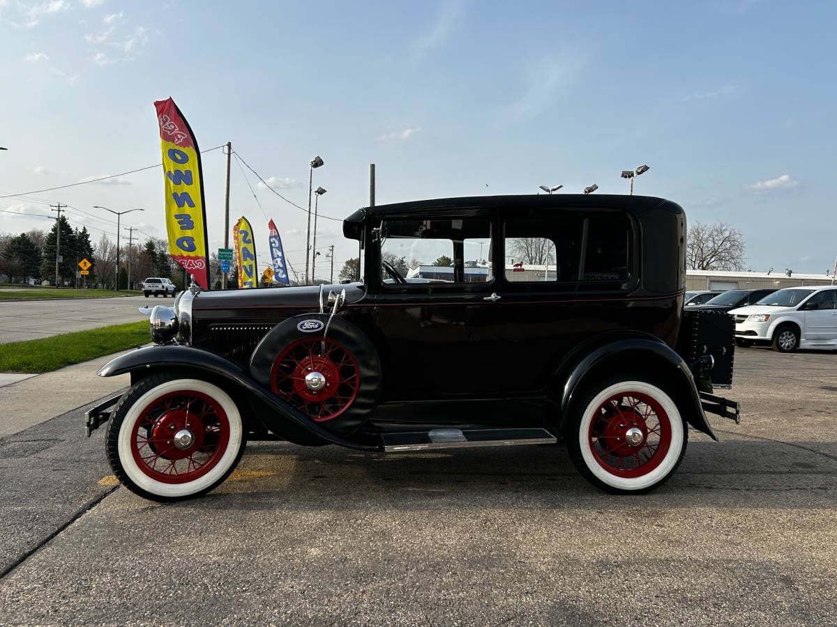 Ford-Model-a-1931-black-4