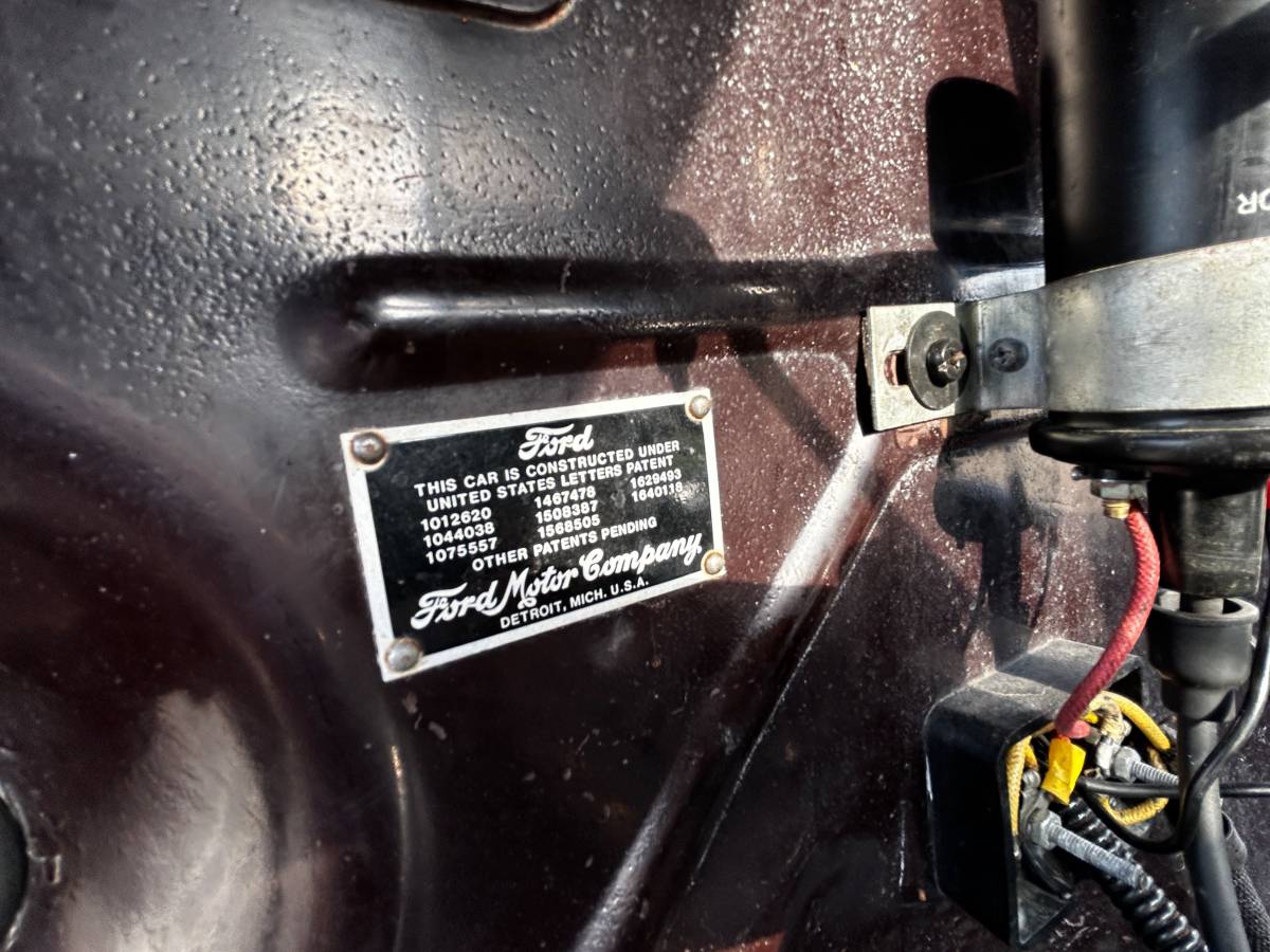Ford-Model-a-1931-black-9