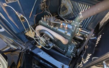Ford-Model-a-deluxe-roadster-1931-blue-4