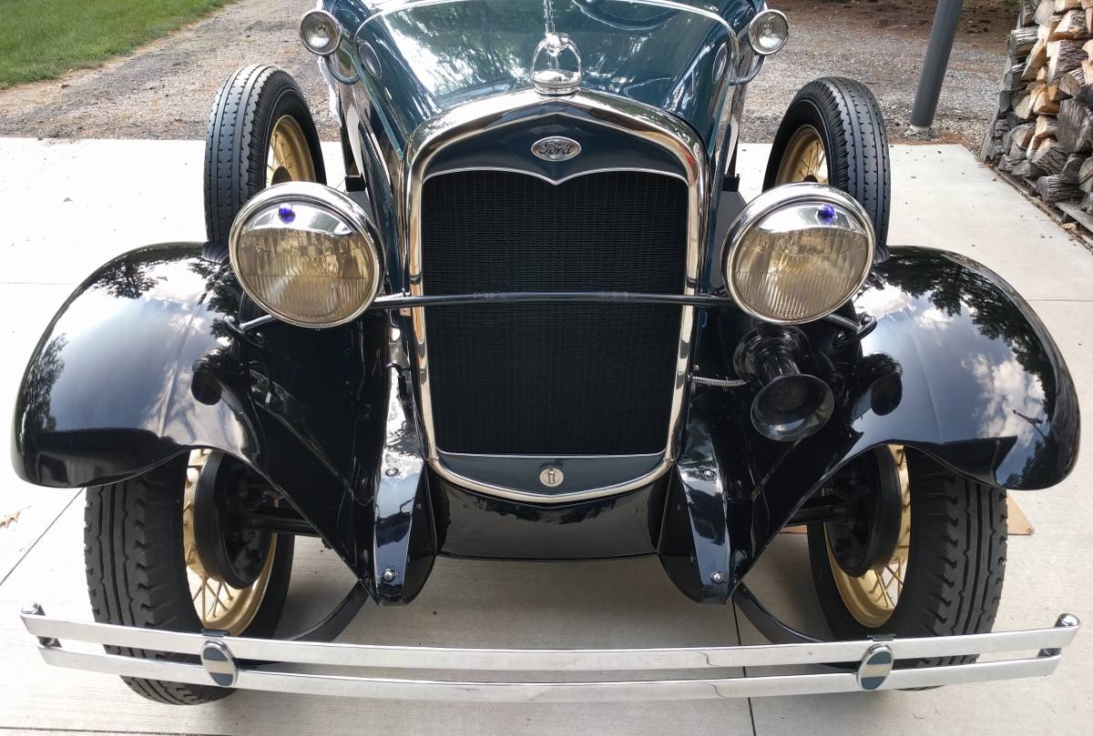 Ford-Model-a-deluxe-roadster-1931-blue-6