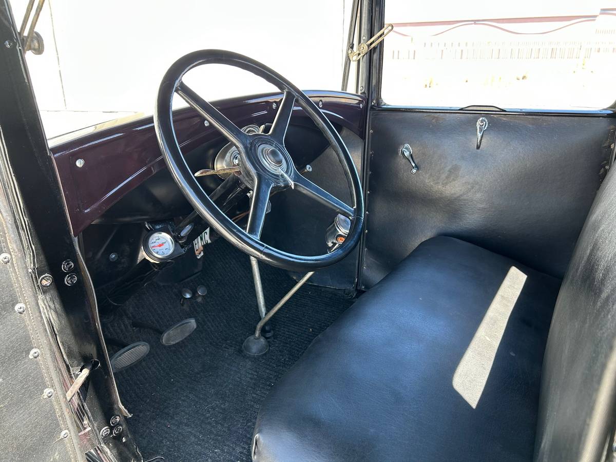 Ford-Model-a-pickup-1930-black-4