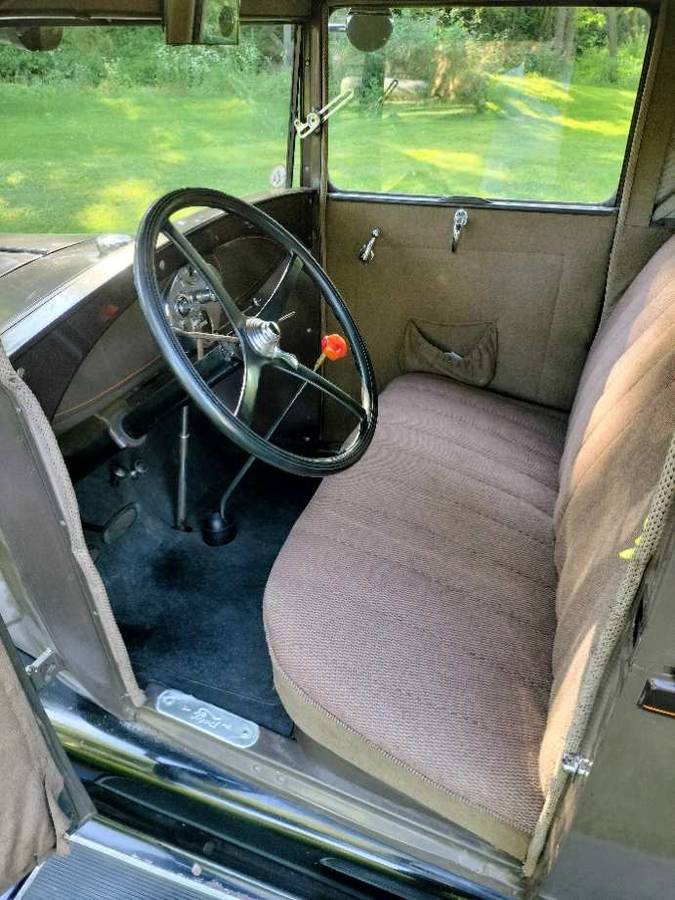 Ford-Model-a-sport-coupe-1929-brown-3