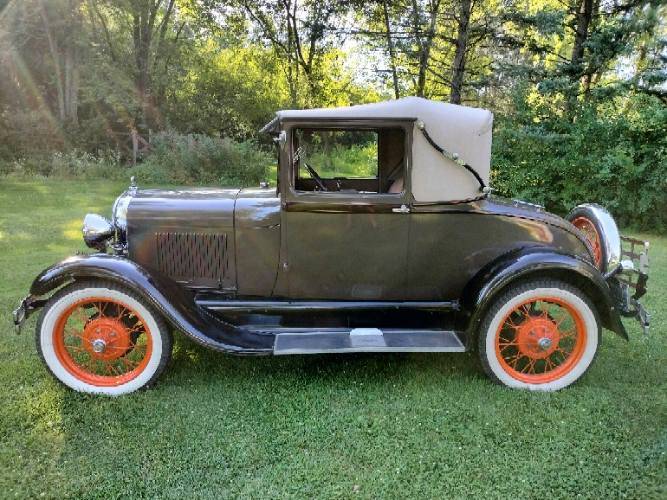 Ford-Model-a-sport-coupe-1929-brown