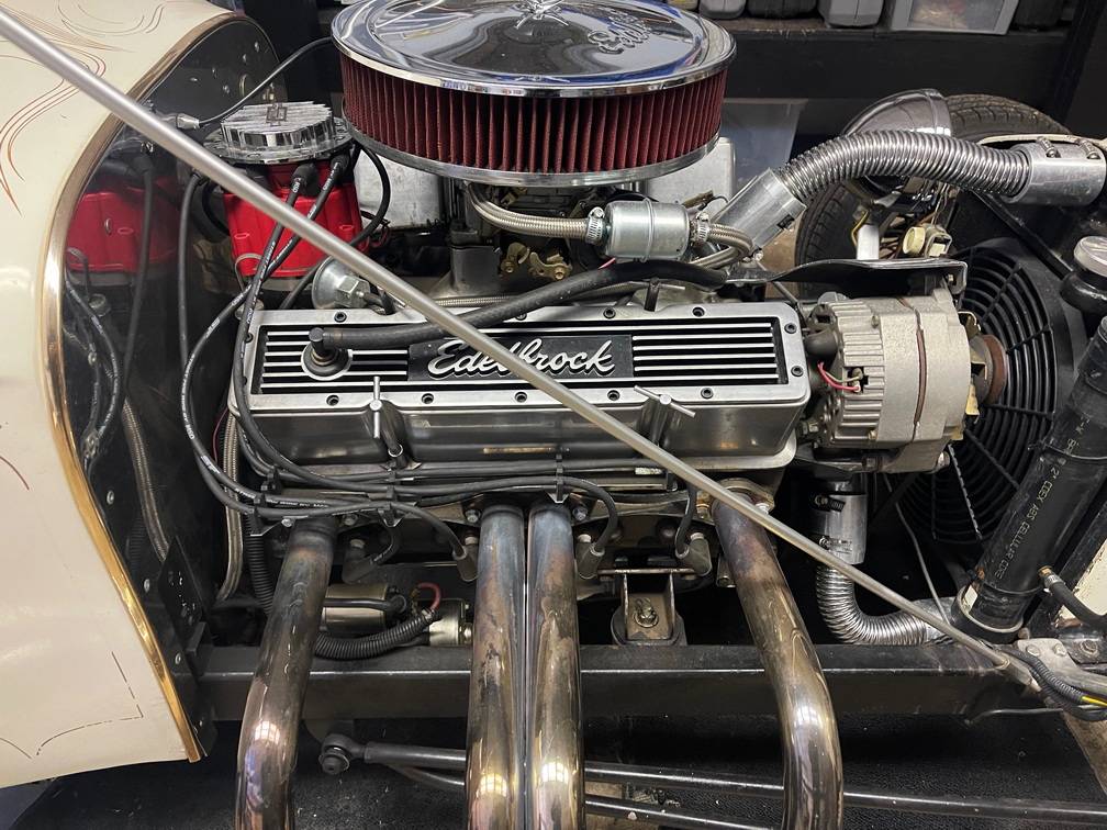Ford-Model-t-bucket-1923-white-11