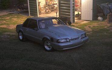 Ford-Mustand-1993-grey