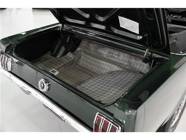 Ford-Mustang-1965-Convertible-11