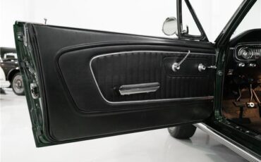 Ford-Mustang-1965-Convertible-14
