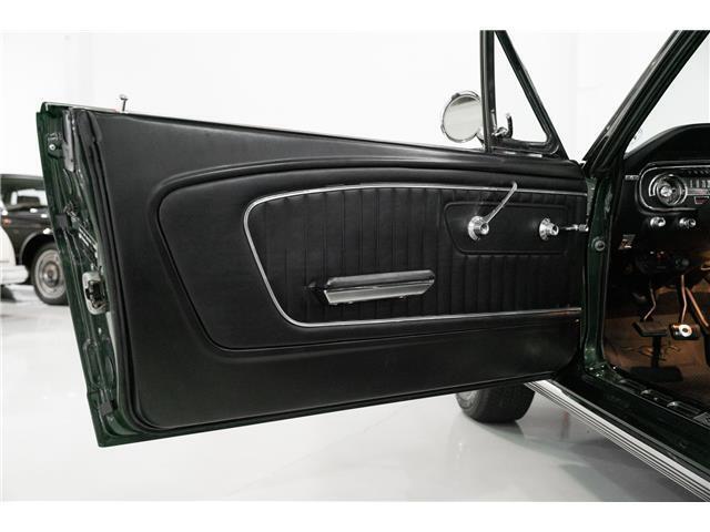 Ford-Mustang-1965-Convertible-14