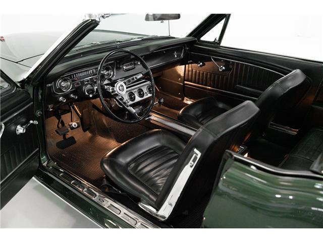 Ford-Mustang-1965-Convertible-15