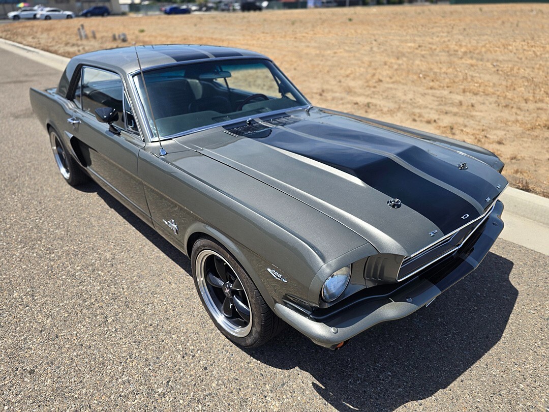 Ford-Mustang-1965-Coupe-10