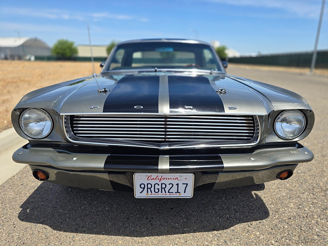 Ford-Mustang-1965-Coupe-12